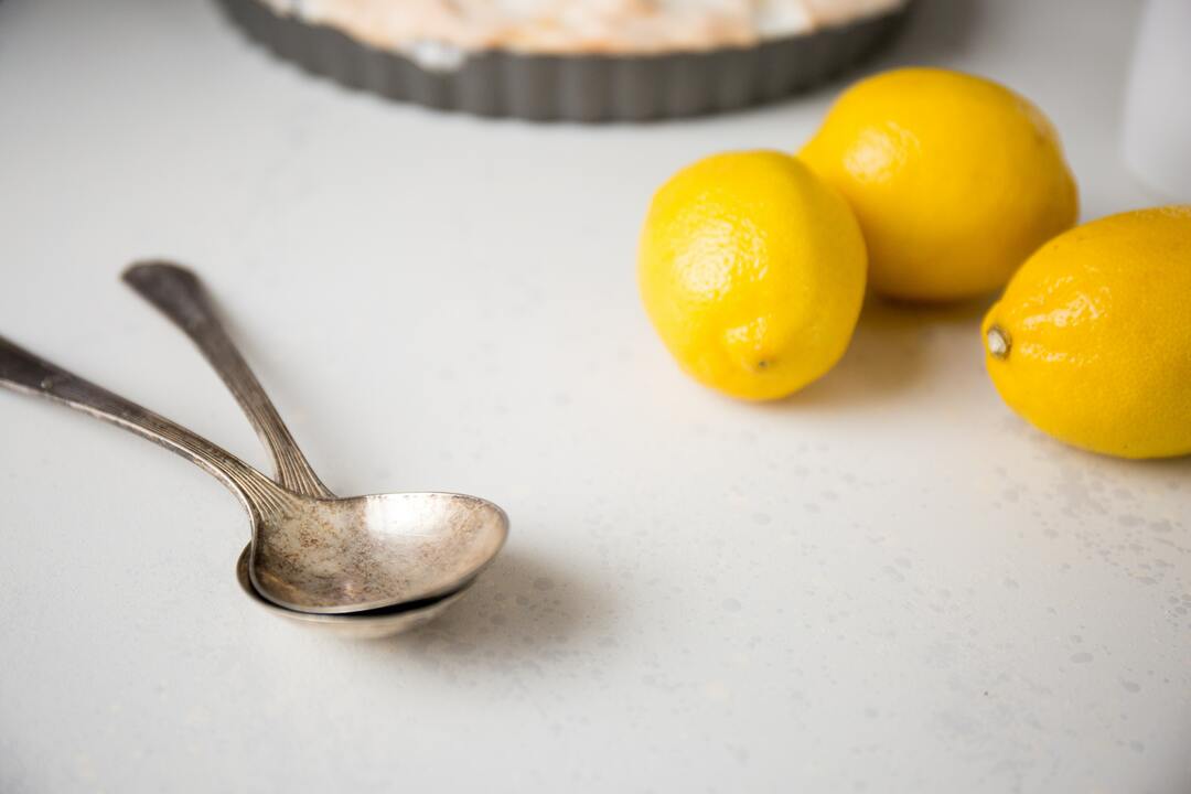 Spoons and lemons