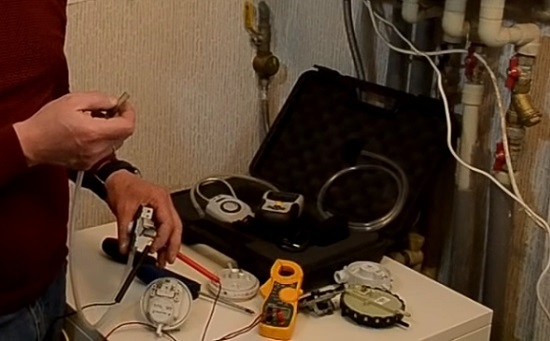 Checking the pressure switch of a gas boiler