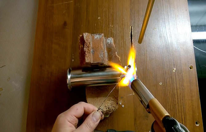 Hoe roestvrij staal thuis te solderen
