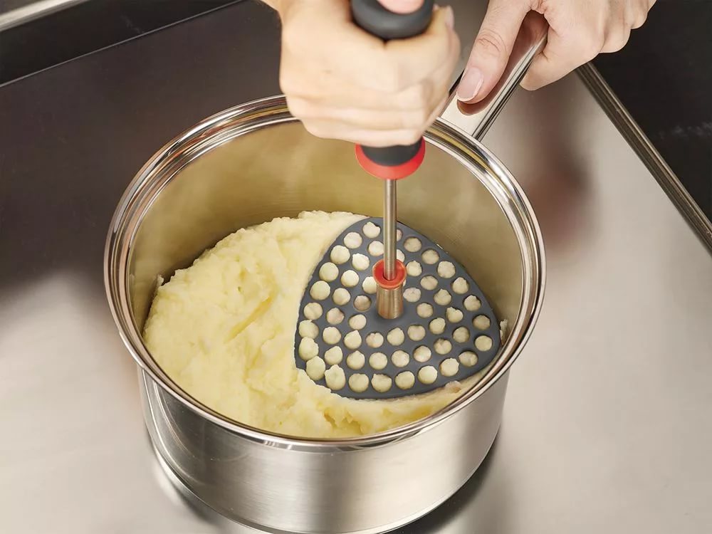 What tolkushkoy for mashed better: how to choose a potato masher