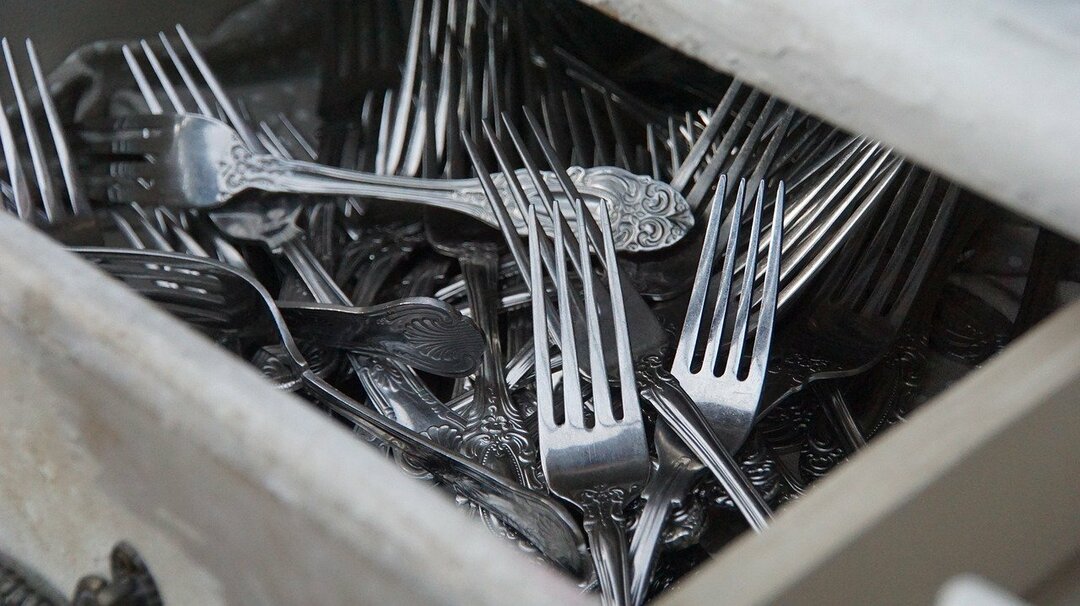 How to organize storage of various cutlery