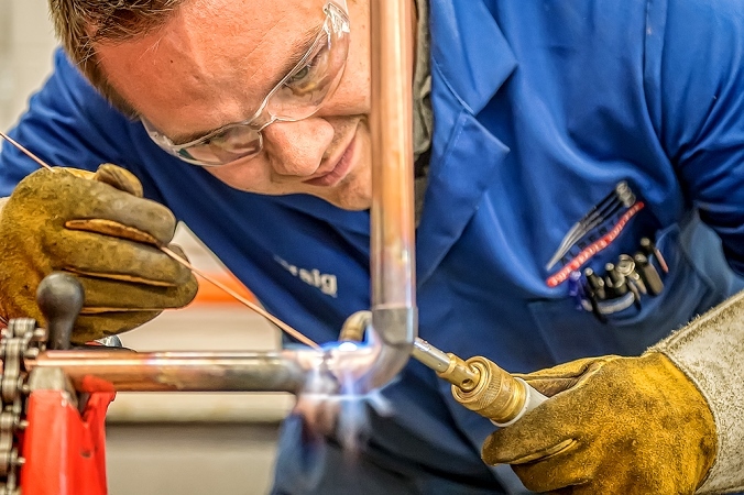 Brazing a copper pipe with a torch