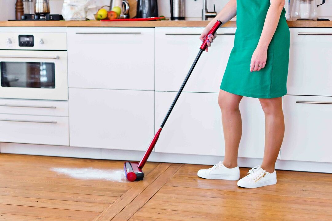 Can an electric broom replace a vacuum cleaner: what can an electric broom do?