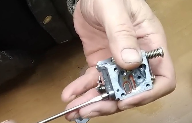 How to adjust the carburetor of the Stihl 180 chainsaw with your own hands: step by step instructions, materials and tools