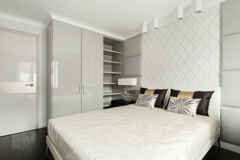 Design della camera da letto 10 mq. m. con un balcone a Krusciov: come realizzare un layout, foto – Setafi