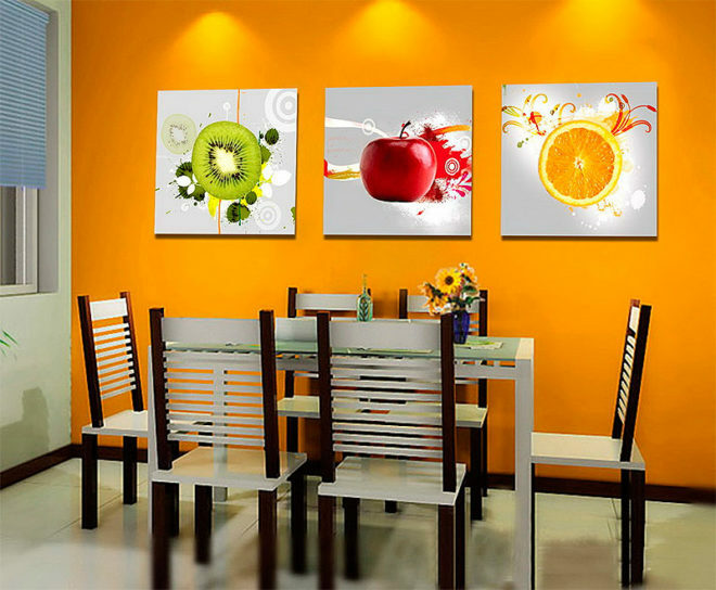 Kitchen decoration with modular paintings