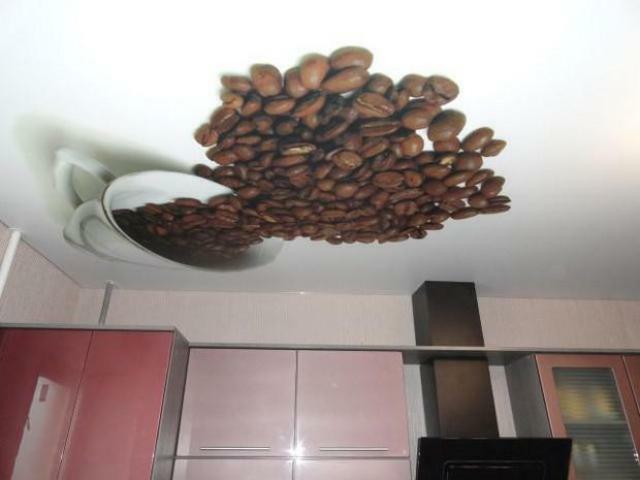 Dessins au plafond de la cuisine