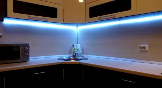 Køkkenbelysning med LED bånd