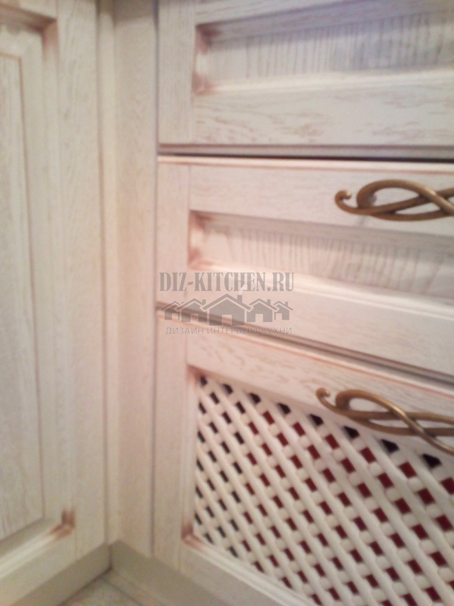 Wardrobes with lattice fronts